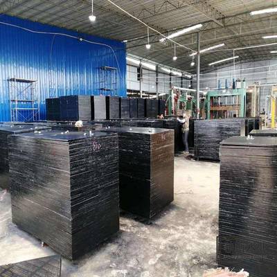 胶水用的足 桥梁与建筑中木模板的关键作用